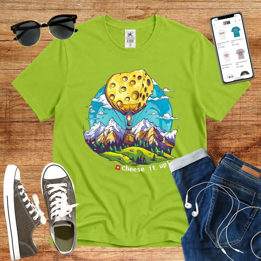 T-Shirt in Orchid Green mit Buntes Berg- und Heißluftballon-Design mit Schriftzug „Cheese it up“