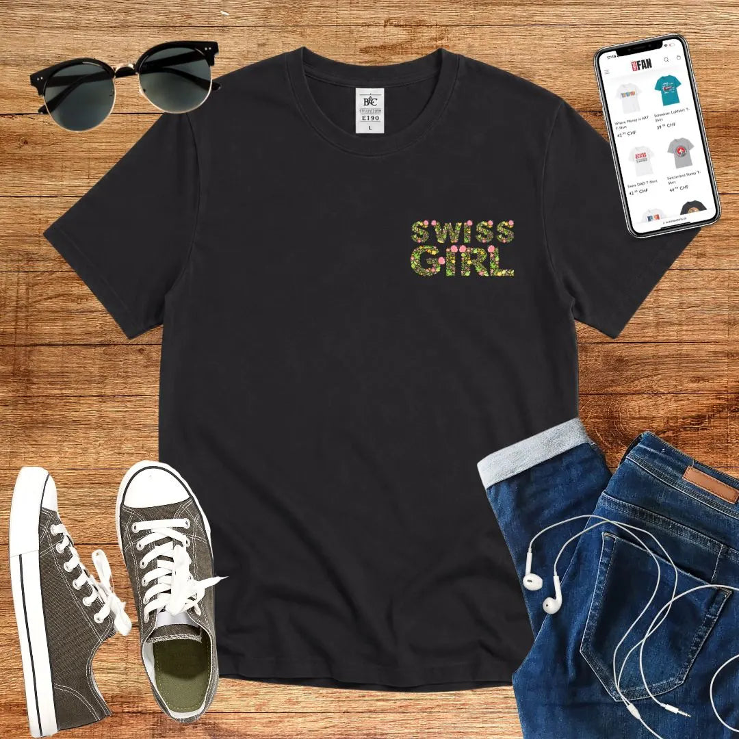 T-Shirt in Black mit Buntes Blumenmuster mit Schriftzug „SWISS GIRL“