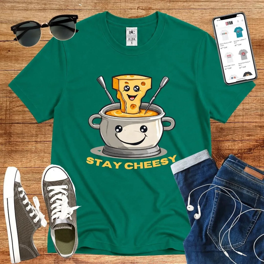 T-Shirt in Kelly Green mit Fröhliches Fondue-Design mit lächelndem Topf und Schriftzug „STAY CHEESY“
