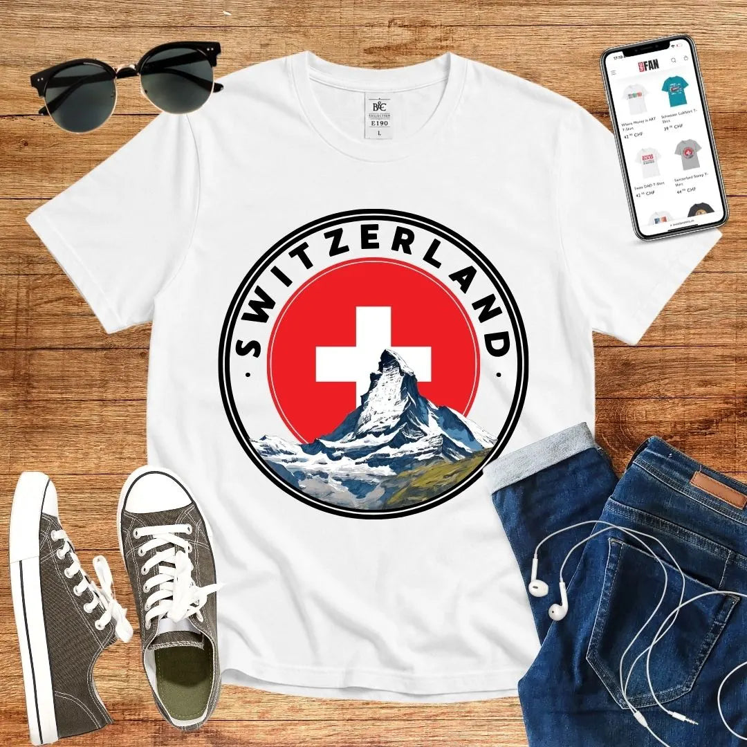 T-Shirt in White mit Rundes Design mit Matterhorn und Schweizer Kreuz mit Schriftzug „SWITZERLAND“