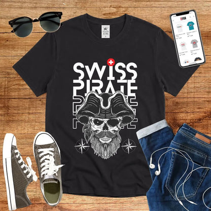 T-Shirt in Black mit Piraten-Design mit Totenkopf und Bart mit Schriftzug „SWISS PIRATE“