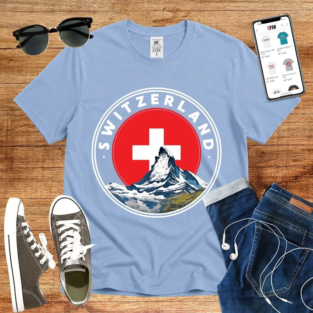 T-Shirt in Sky Blue mit Rundes Design mit Matterhorn und Schweizer Kreuz mit Schriftzug „SWITZERLAND“