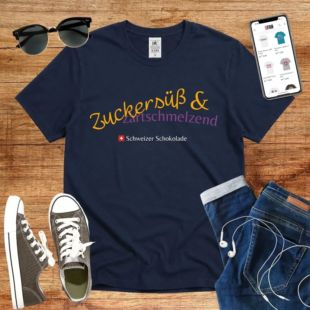 T-Shirt in Navy mit Zuckersüß &amp; zartschmelzend mit Schriftzug Zuckersüß &amp; Zartschmelzend Schweizer Schokolade