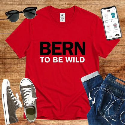 T-Shirt in Red mit Klassisches Design mit schwarzem und rotem Schriftzug „BERN TO BE WILD“