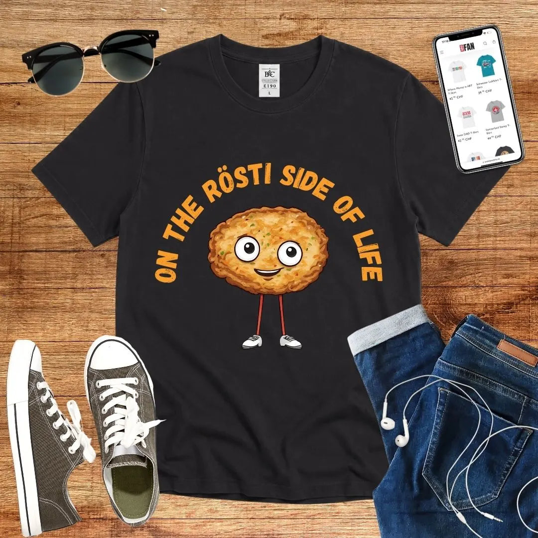 T-Shirt in Black mit Charmantes Rösti-Cartoon-Motiv mit Schriftzug „ON THE RÖSTI SIDE OF LIFE“