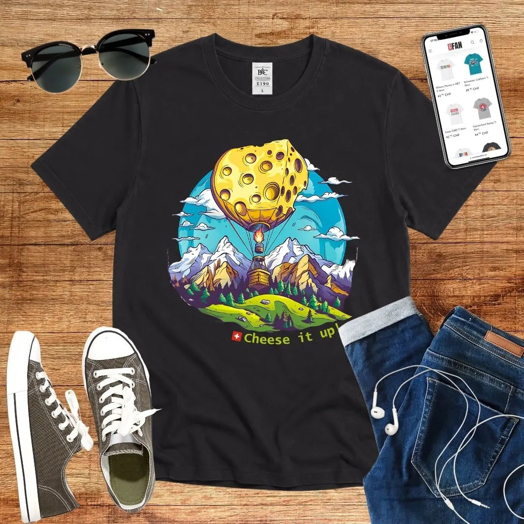T-Shirt in Black mit Buntes Berg- und Heißluftballon-Design mit Schriftzug „Cheese it up“