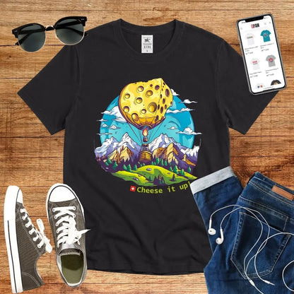 T-Shirt in Black mit Buntes Berg- und Heißluftballon-Design mit Schriftzug „Cheese it up“