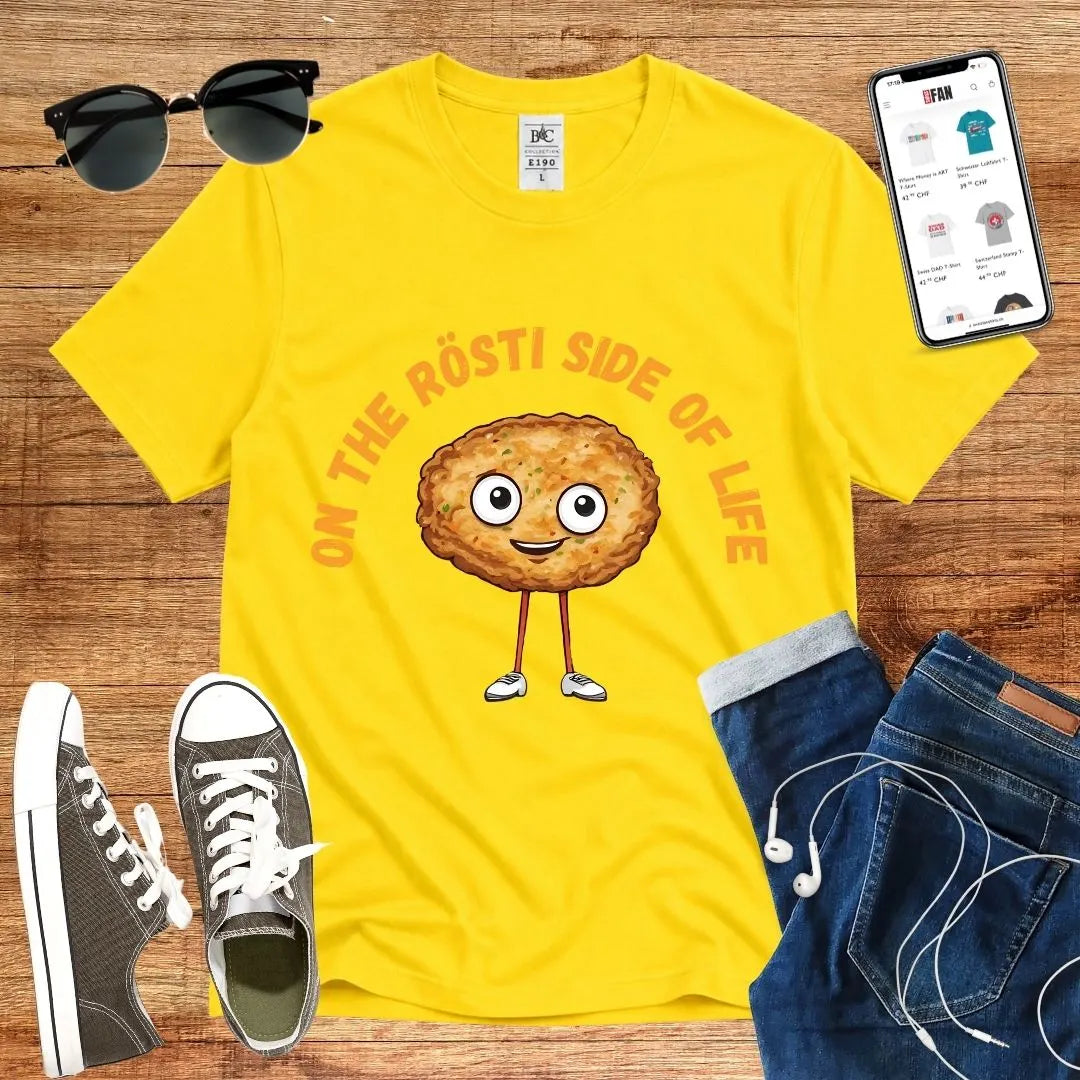T-Shirt in Solar Yellow mit Charmantes Rösti-Cartoon-Motiv mit Schriftzug „ON THE RÖSTI SIDE OF LIFE“