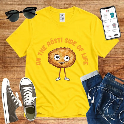 T-Shirt in Solar Yellow mit Charmantes Rösti-Cartoon-Motiv mit Schriftzug „ON THE RÖSTI SIDE OF LIFE“