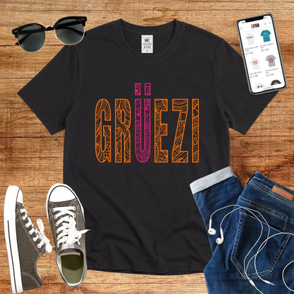 T-Shirt in Black mit Dekoratives Muster-Design mit Schriftzug „GRÜEZI“