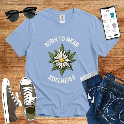 T-Shirt in Sky Blue mit Edelweiß-Motiv mit Schriftzug „Born to wear Edelweiss“