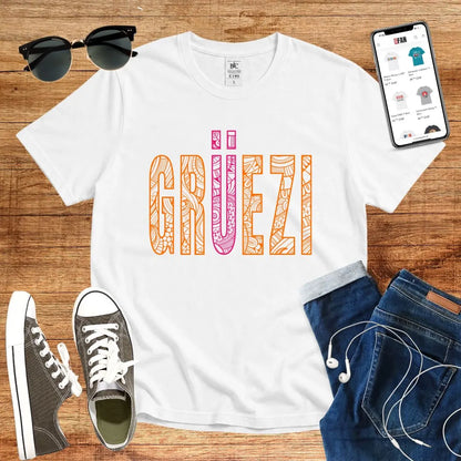 T-Shirt in White mit Dekoratives Muster-Design mit Schriftzug „GRÜEZI“