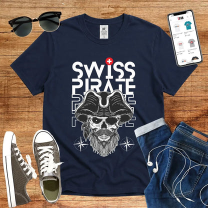 T-Shirt in Navy mit Piraten-Design mit Totenkopf und Bart mit Schriftzug „SWISS PIRATE“