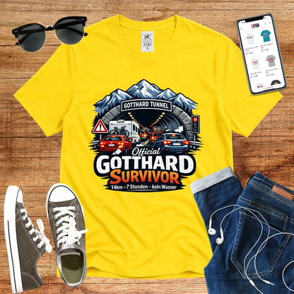 T-Shirt in Solar Yellow mit Illustration von Gotthard-Tunnel mit Autos und Bergen, Schriftzug „Official Gotthard…